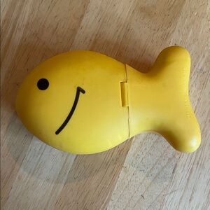 Goldfish Portable Lunch and Snack Container